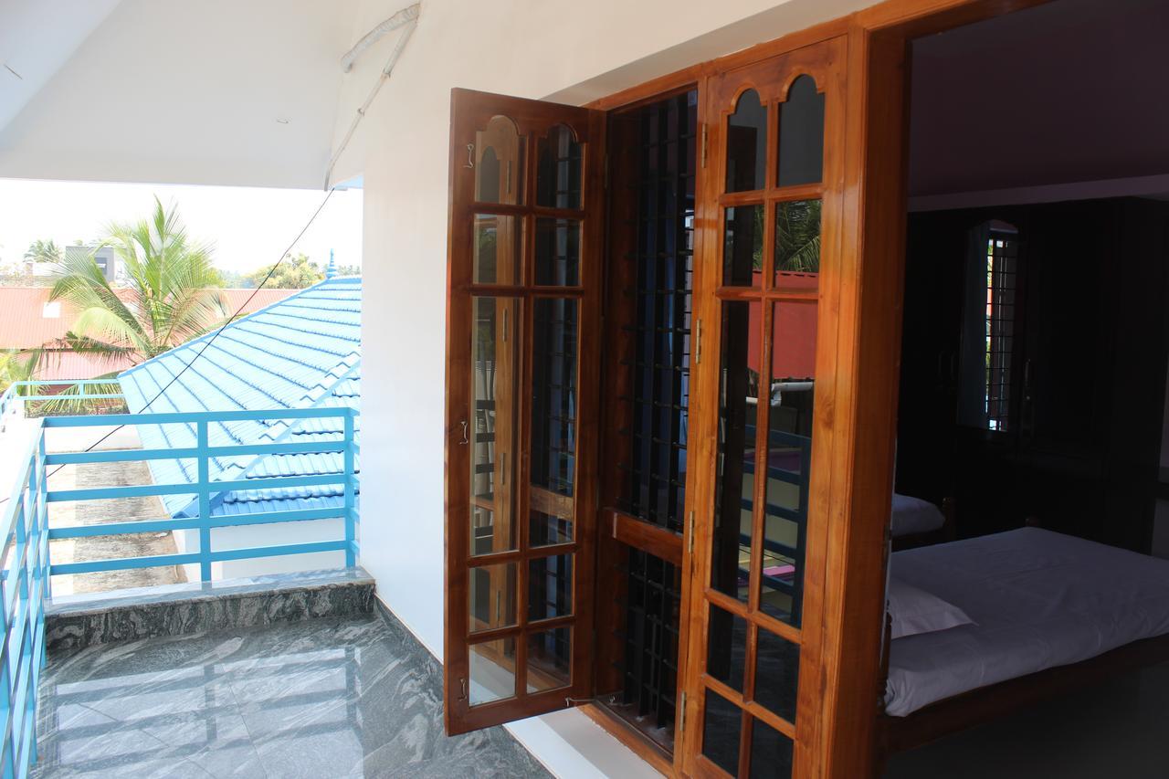 Puthenchirayil Homestay Thiruvananthapuram Exterior foto